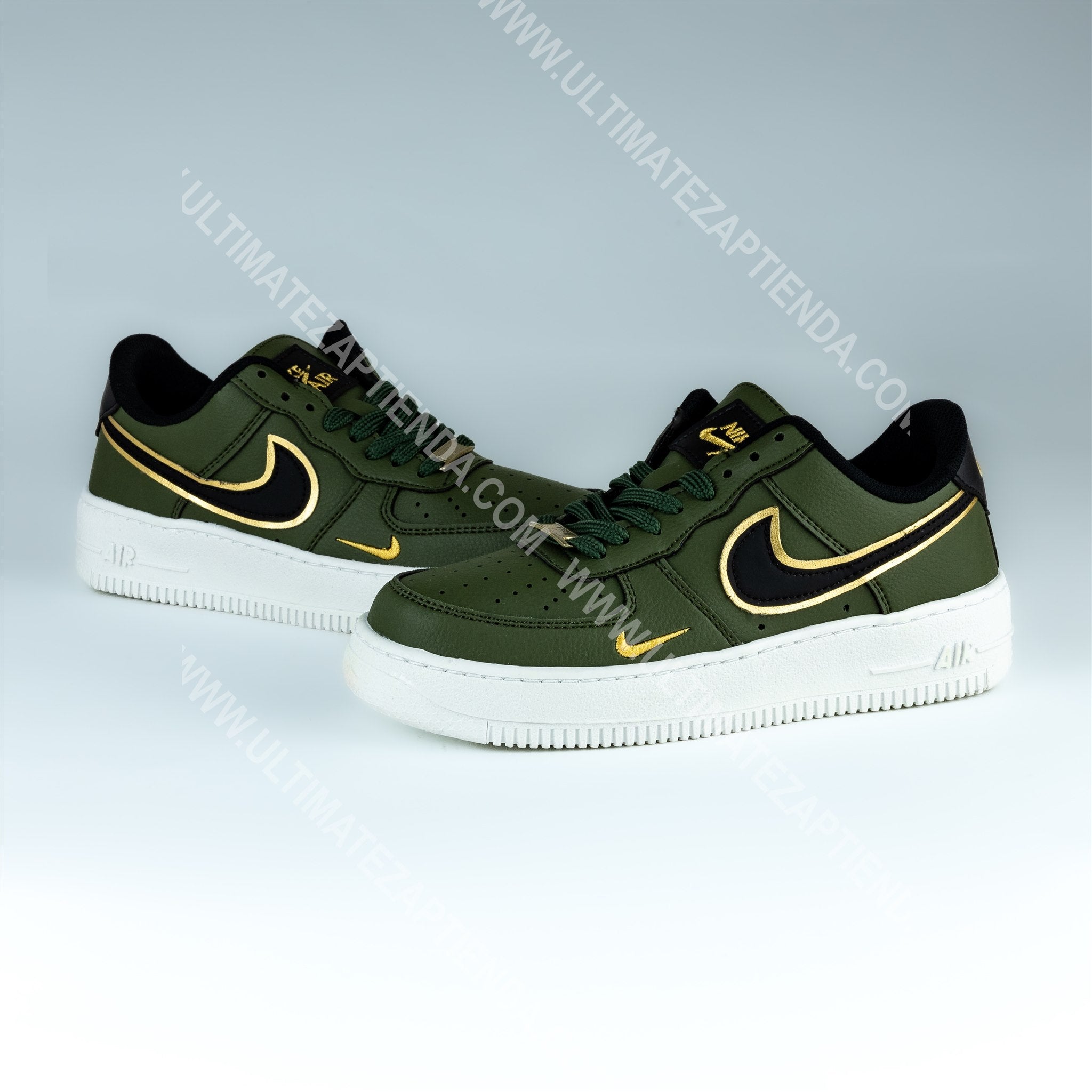 Nike air force negras y doradas hotsell